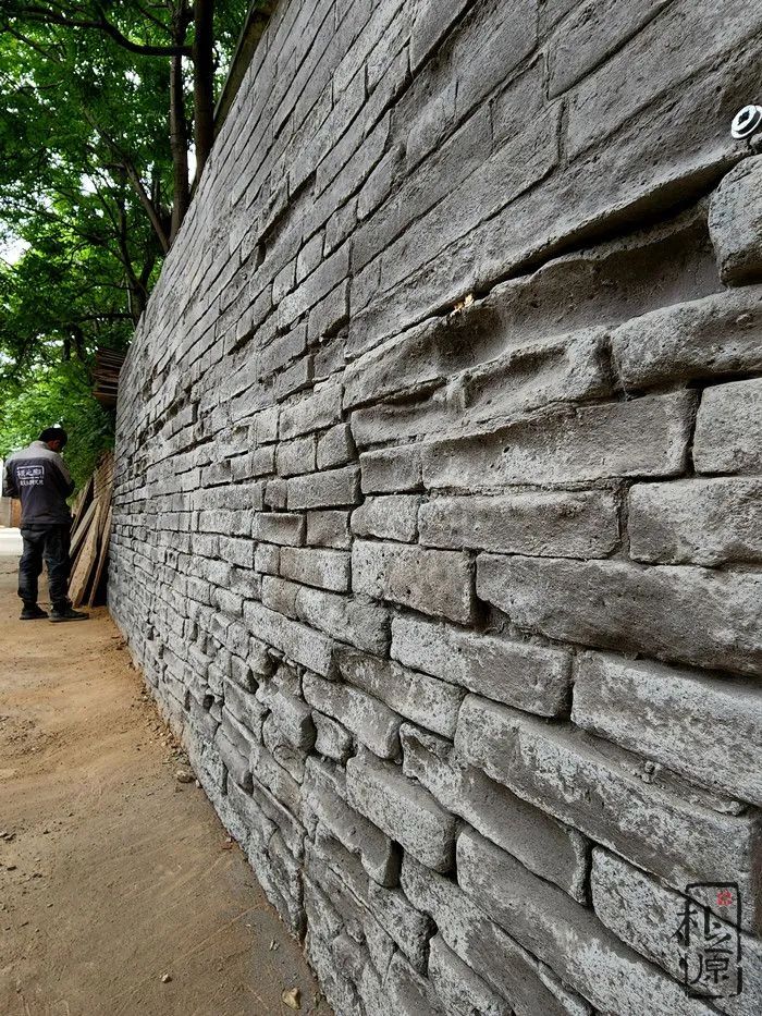 仿砖：重现历史砖石韵味的现代建筑装饰材料